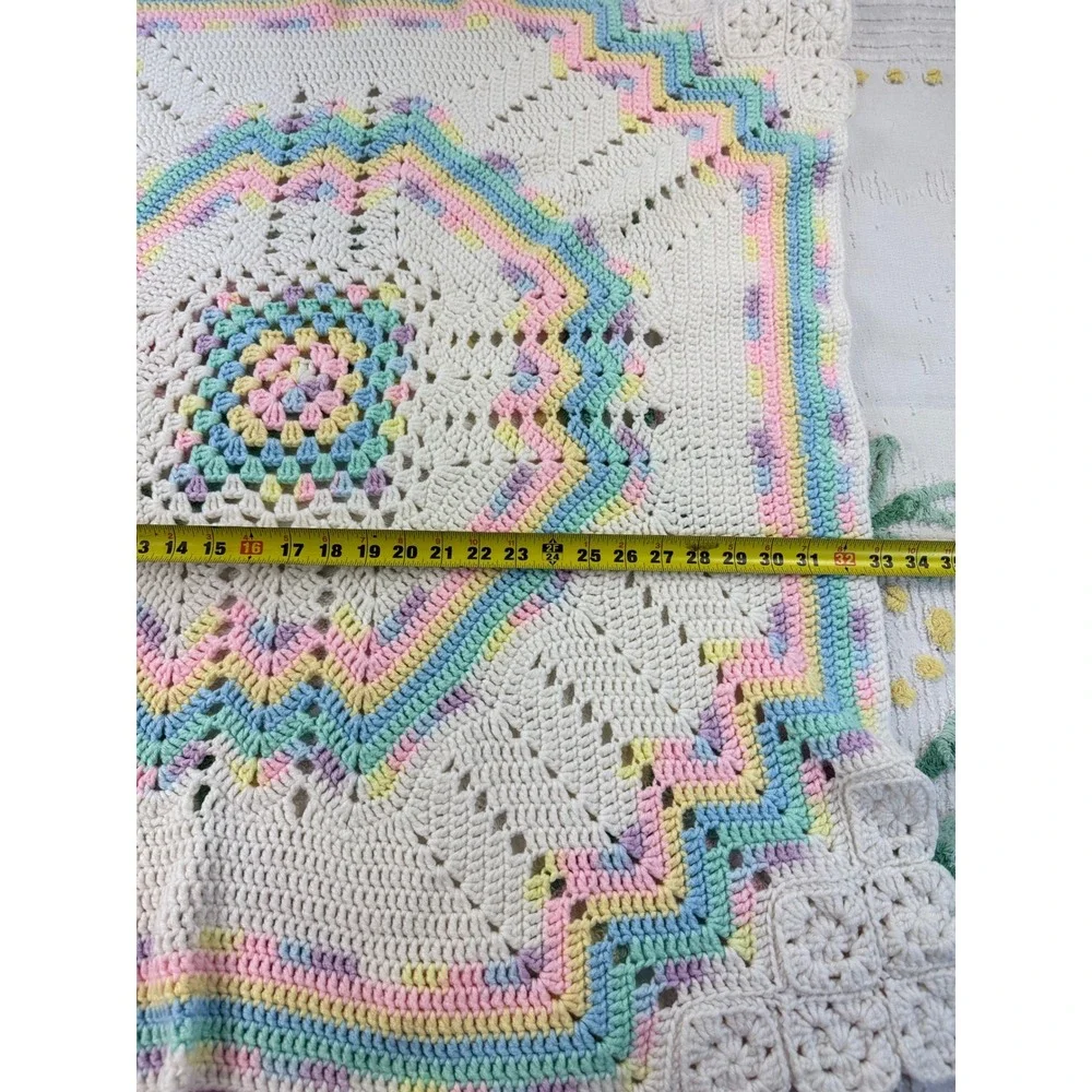 Handmade vtg Crochet Baby Blanket Pastel Rainbow Starburst Granny Square 34x36